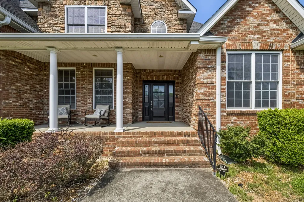2456 Settlers Trace Clarksville TN 37043