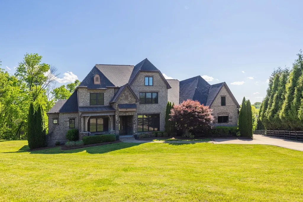 2713 Deer Haven Court Franklin TN 37067
