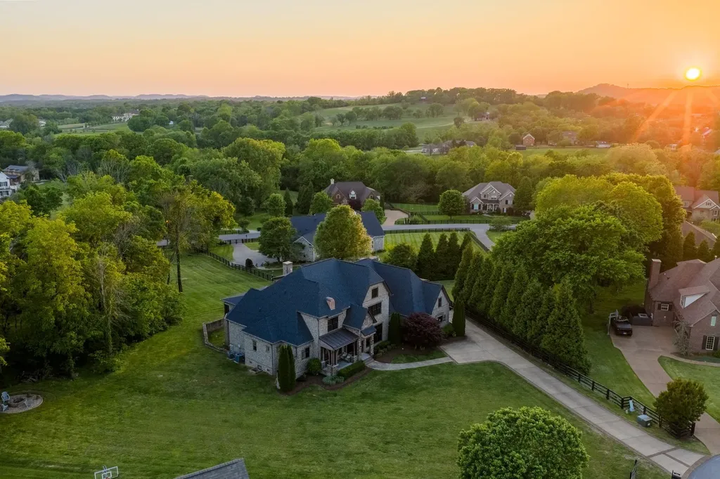 2713 Deer Haven Court Franklin TN 37067