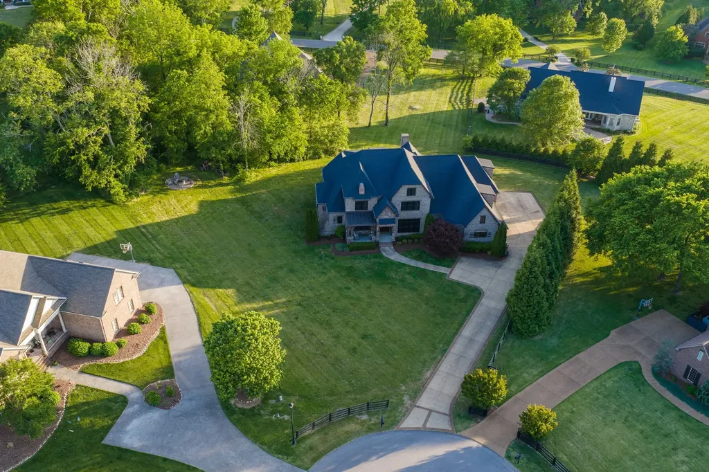 2713 Deer Haven Court Franklin TN 37067