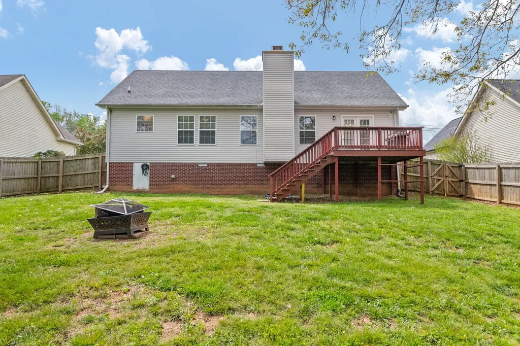 1097 Gunpoint Drive Clarksville TN 37042