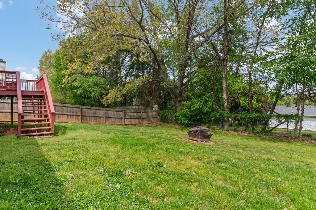 1097 Gunpoint Drive Clarksville TN 37042
