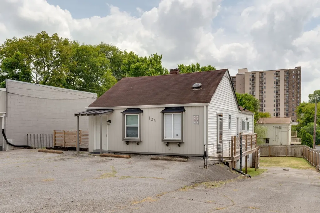 126 Emmitt Avenue Madison TN 37115
