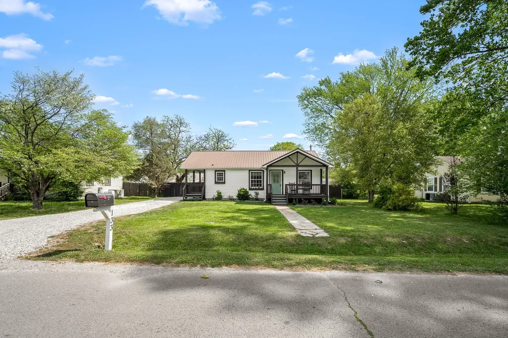 133 Ham Street Tullahoma TN 37388