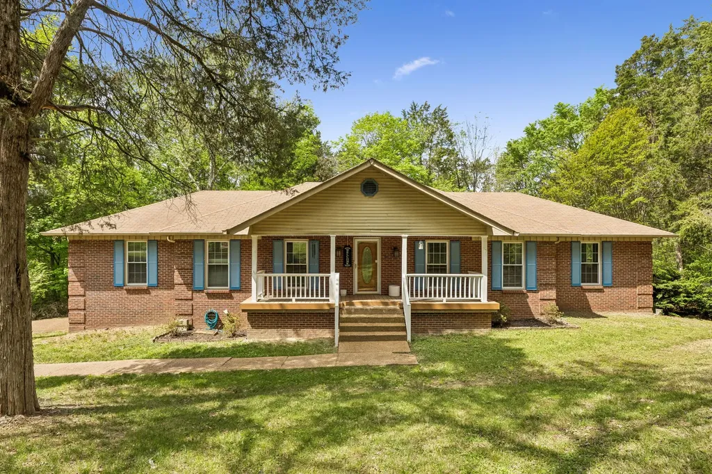 1912 Graceland Drive Goodlettsville TN 37072