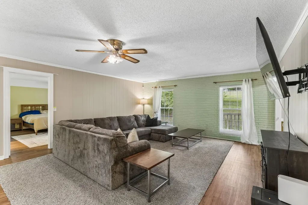 1912 Graceland Drive Goodlettsville TN 37072