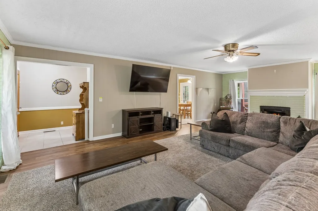 1912 Graceland Drive Goodlettsville TN 37072