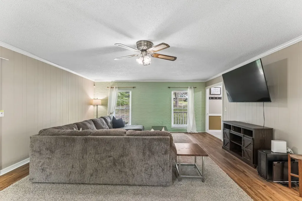 1912 Graceland Drive Goodlettsville TN 37072
