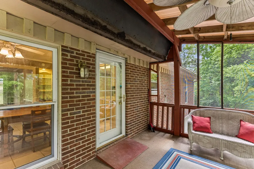 1912 Graceland Drive Goodlettsville TN 37072