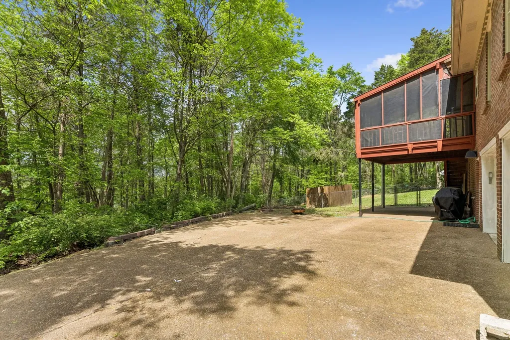 1912 Graceland Drive Goodlettsville TN 37072