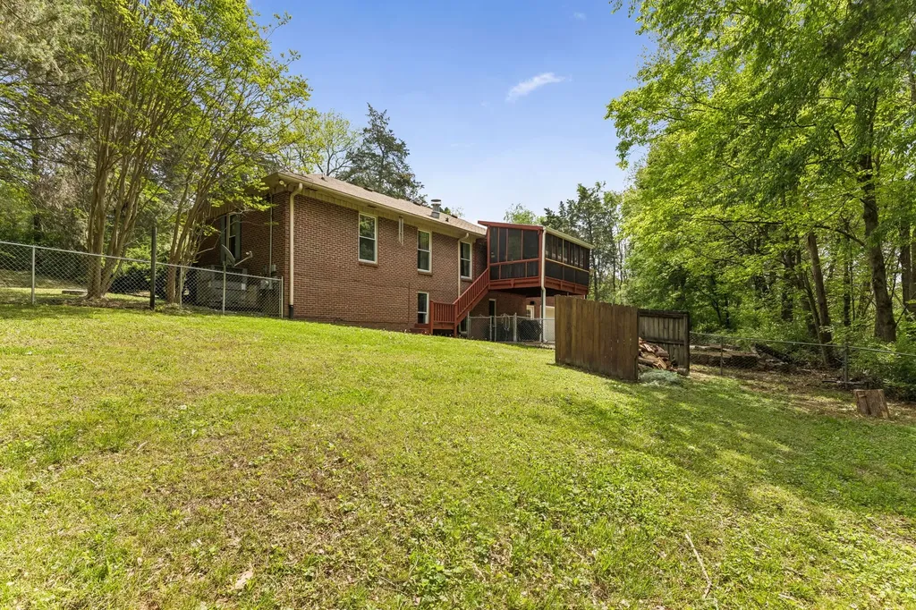 1912 Graceland Drive Goodlettsville TN 37072