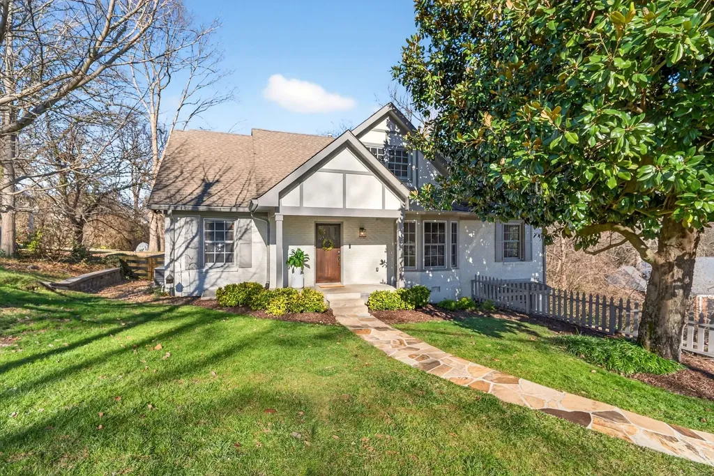 1116 Brookmeade Drive Nashville TN 37204