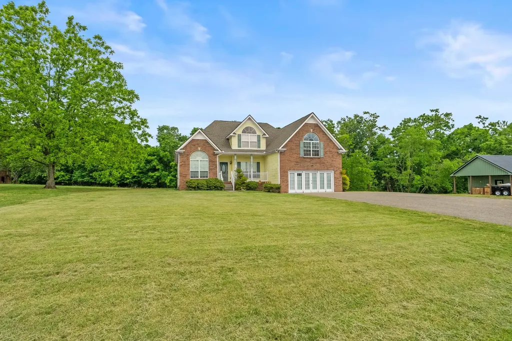 813 Shun Pike Cottontown TN 37048