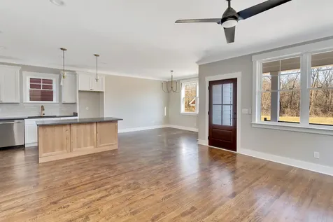 1297 Thomas Avenue Chattanooga TN 37409