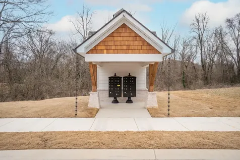 1297 Thomas Avenue Chattanooga TN 37409