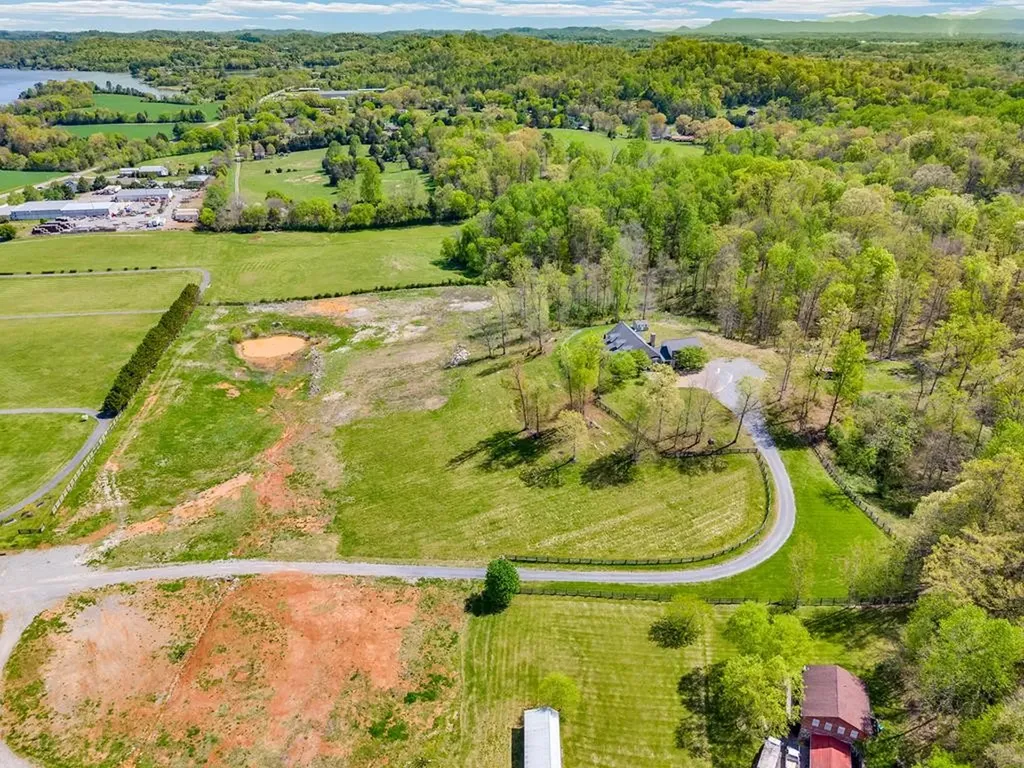 36313635 Louisville Road Louisville TN 37777