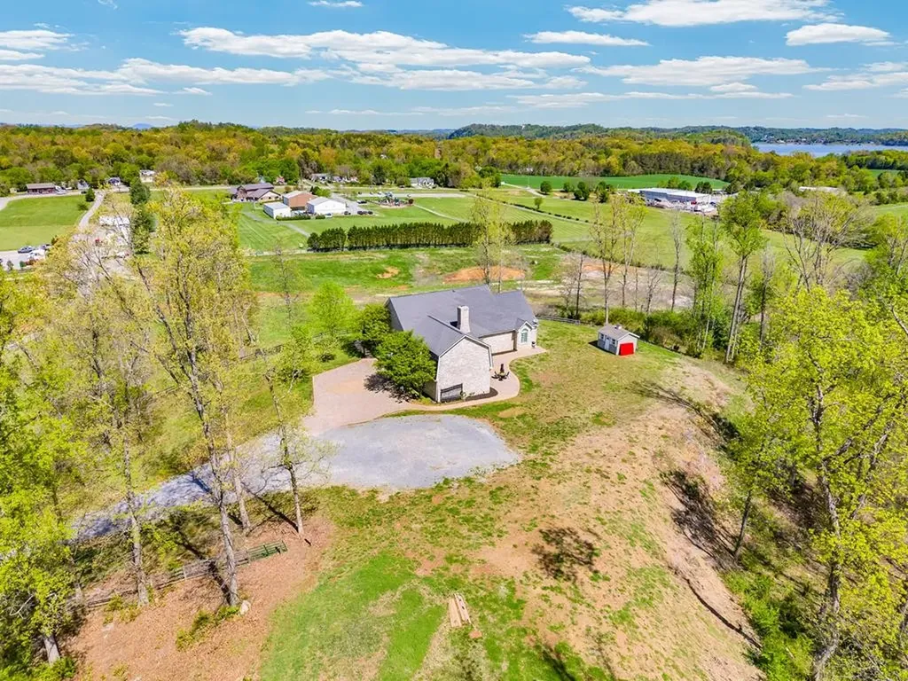 36313635 Louisville Road Louisville TN 37777