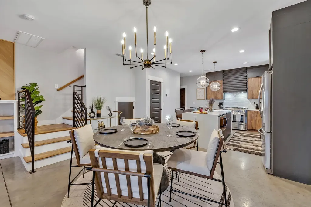 611A 21st Ave, N Nashville TN 37203