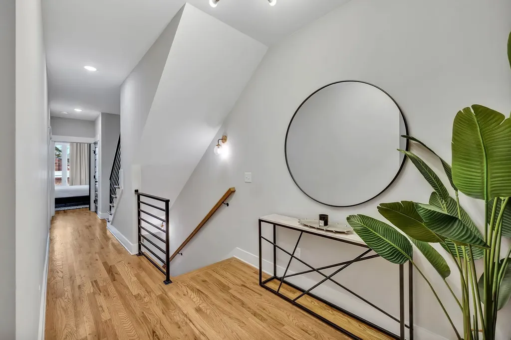 611A 21st Ave, N Nashville TN 37203