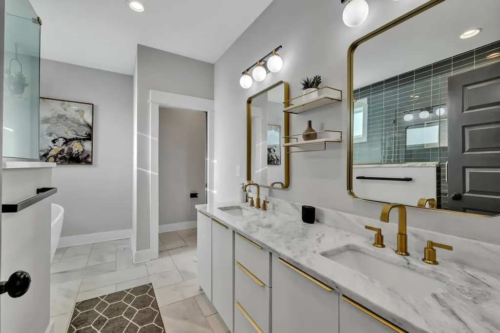 611A 21st Ave, N Nashville TN 37203