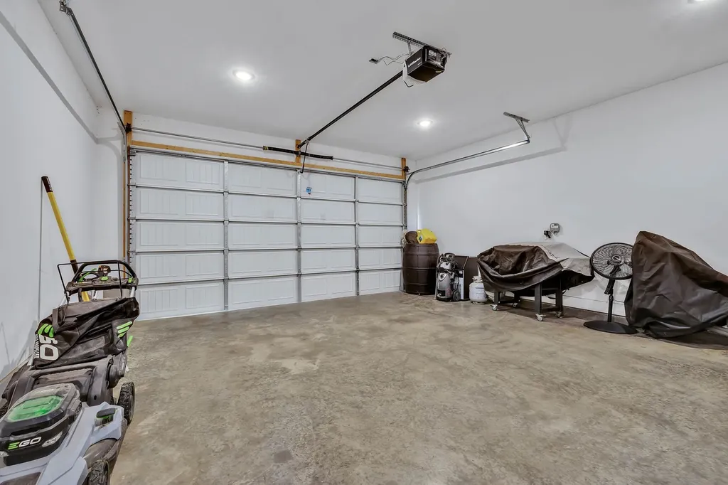 611A 21st Ave, N Nashville TN 37203