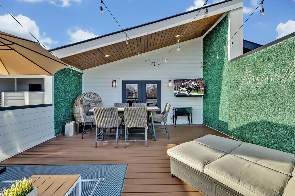 611A 21st Ave, N Nashville TN 37203