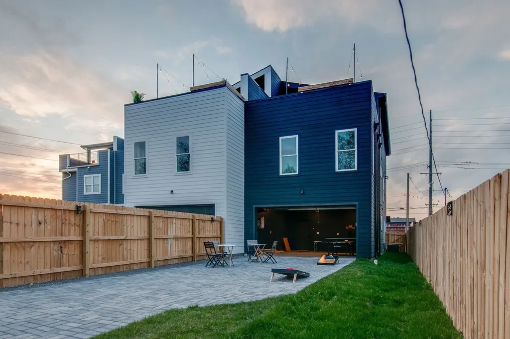 613A 21st Ave, N Nashville TN 37203