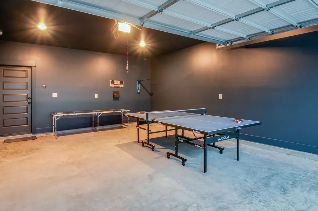 613A 21st Ave, N Nashville TN 37203