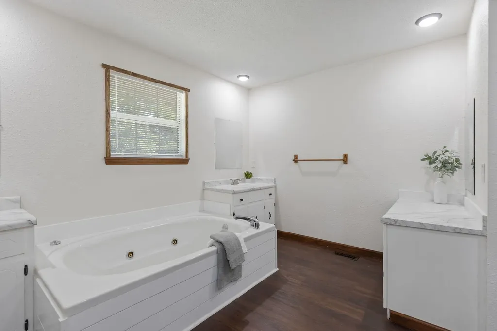 9814 Lakeside Road Harrison TN 37341