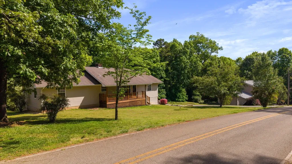9814 Lakeside Road Harrison TN 37341