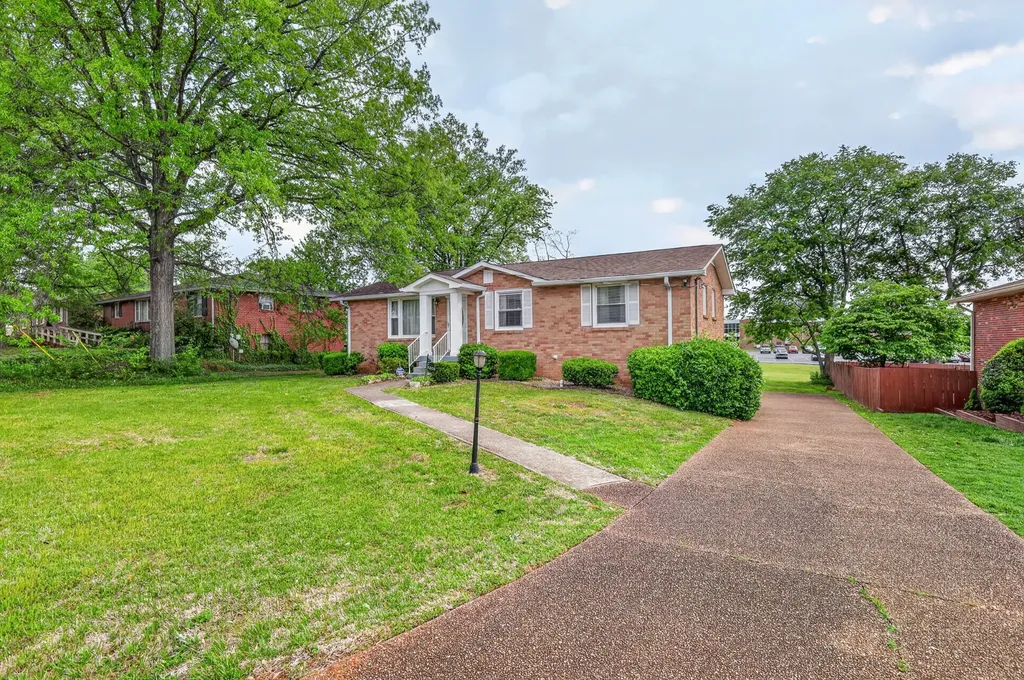 8308 Terry Lane Hermitage TN 37076