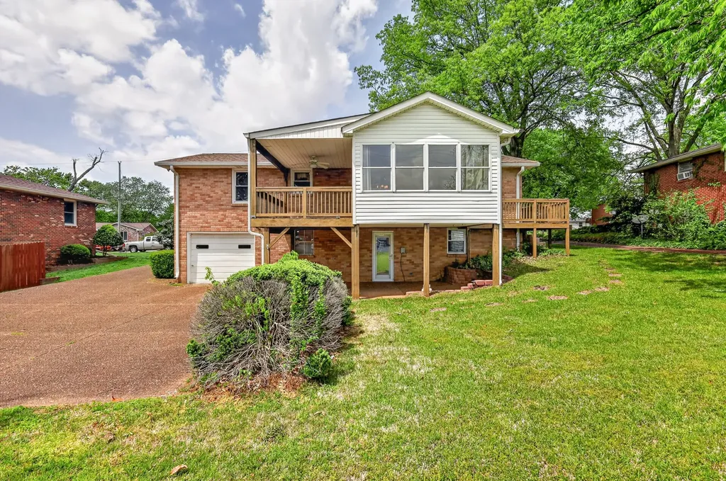 8308 Terry Lane Hermitage TN 37076