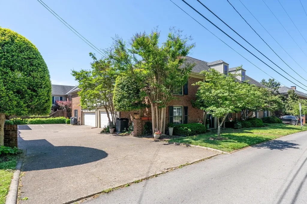 328 Elmington Avenue Nashville TN 37205