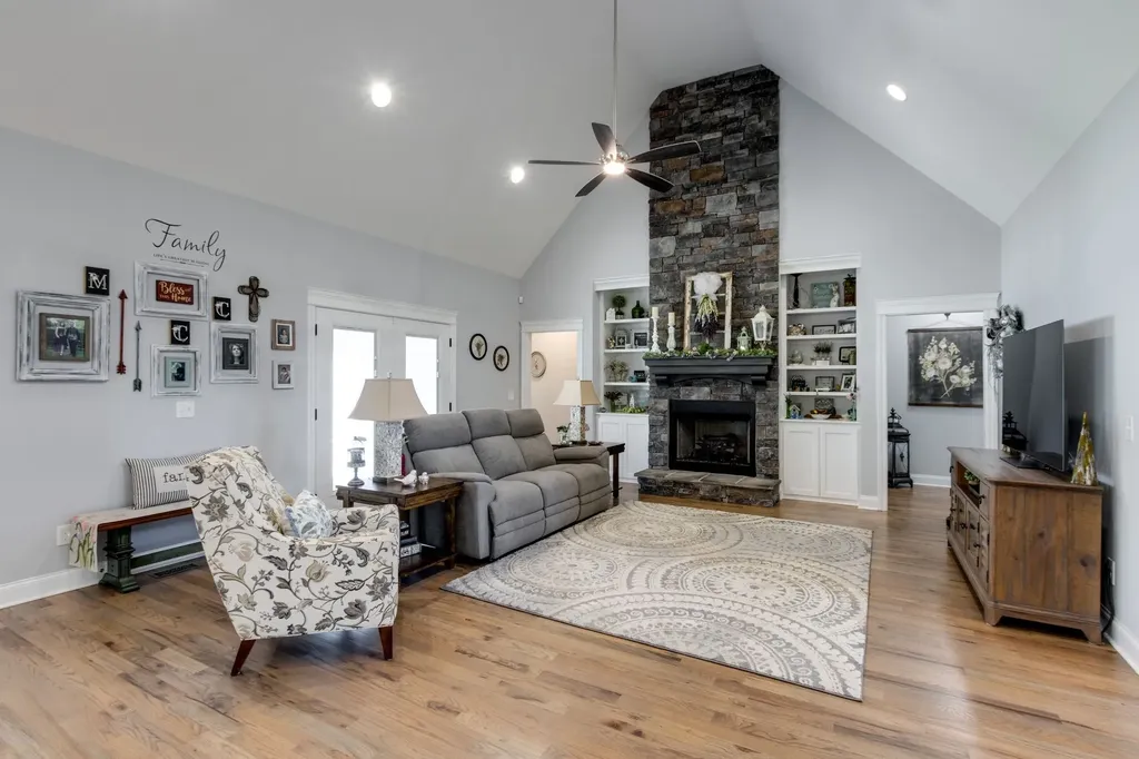 366 Lexington Circle Manchester TN 37355
