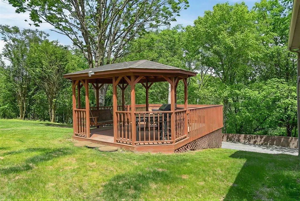 360 Long Hollow Lane Gainesboro TN 38562