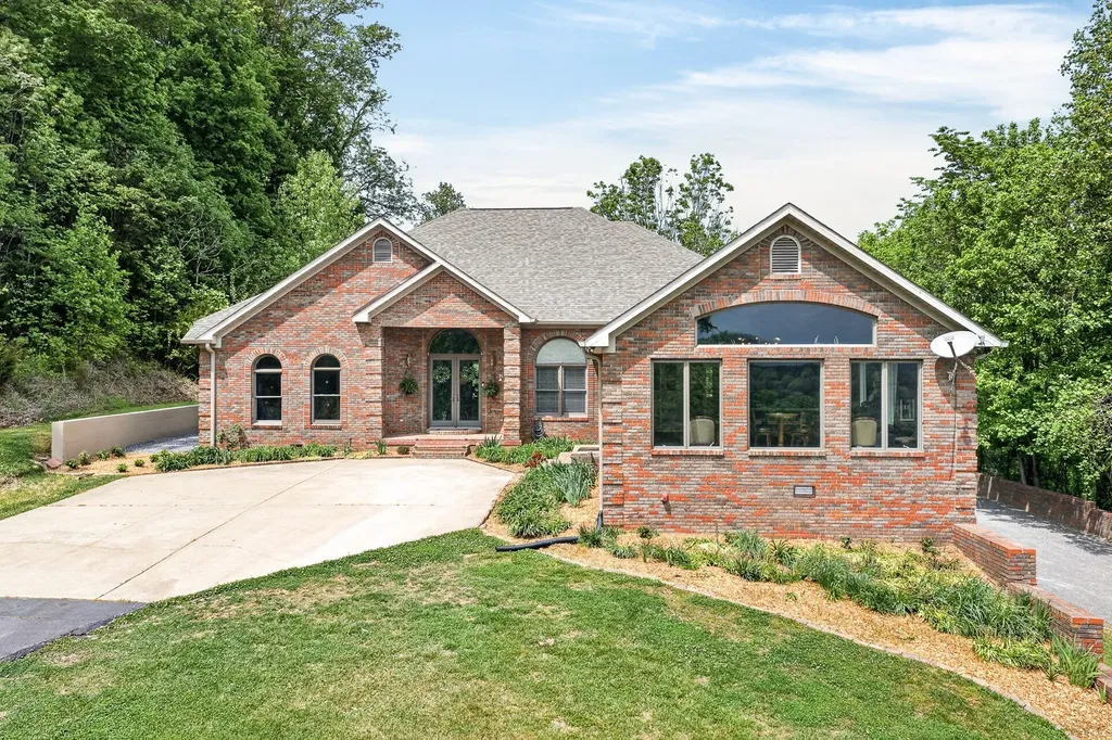 360 Long Hollow Lane Gainesboro TN 38562