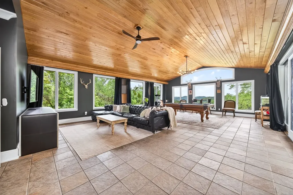 360 Long Hollow Lane Gainesboro TN 38562