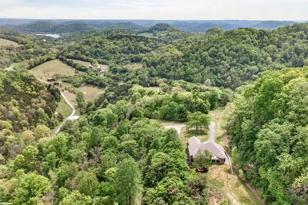 360 Long Hollow Lane Gainesboro TN 38562