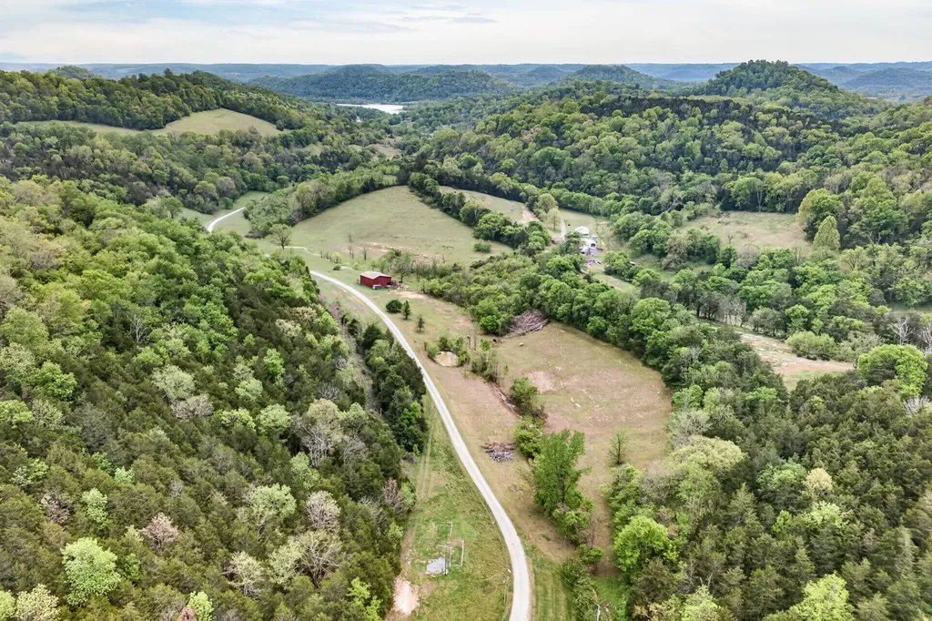 360 Long Hollow Lane Gainesboro TN 38562