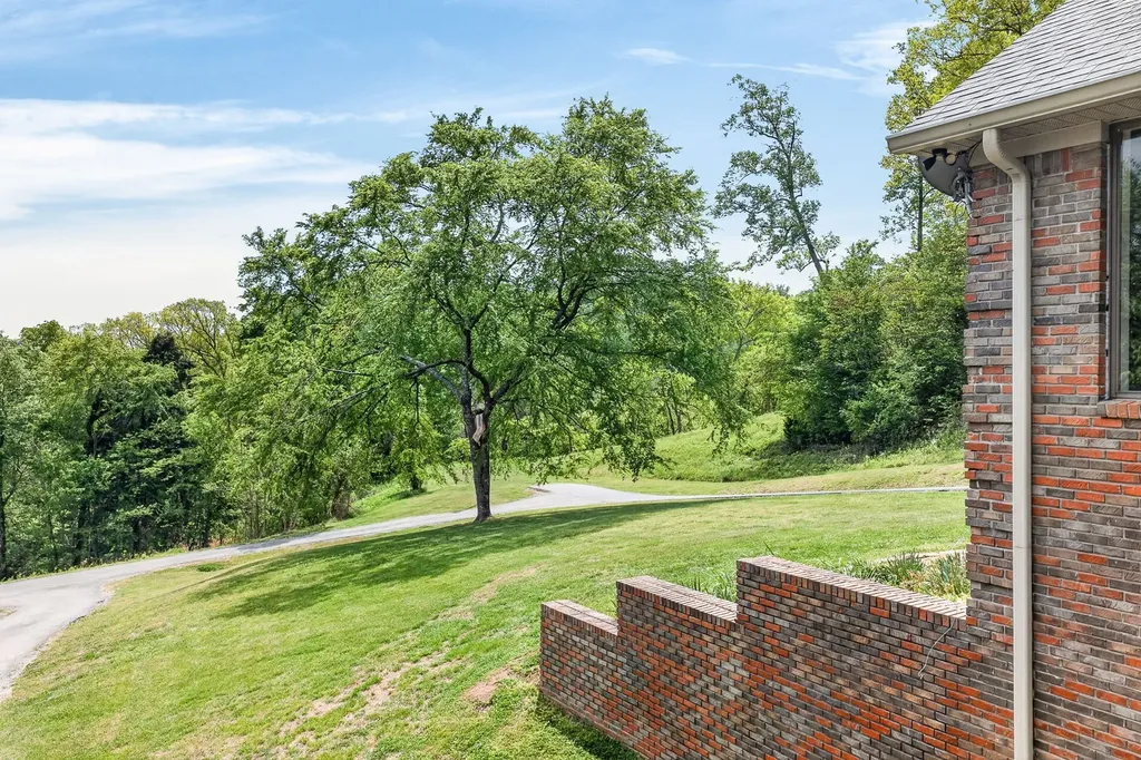 360 Long Hollow Lane Gainesboro TN 38562