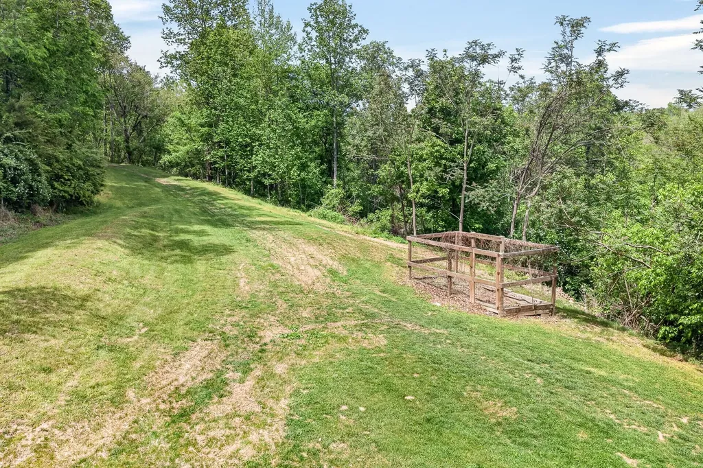 360 Long Hollow Lane Gainesboro TN 38562