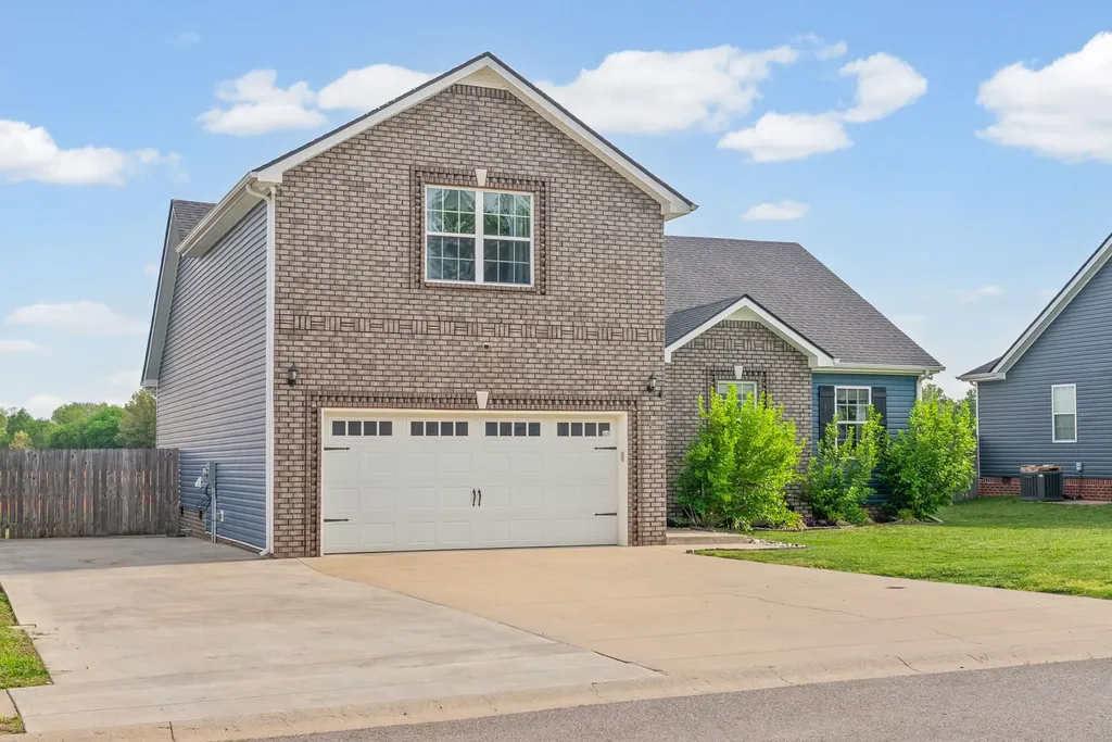 2333 Danbury Drive Clarksville TN 37042