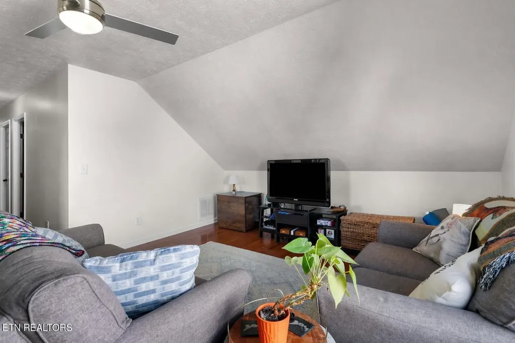 5726 Lagerfield Lane Knoxville TN 37918