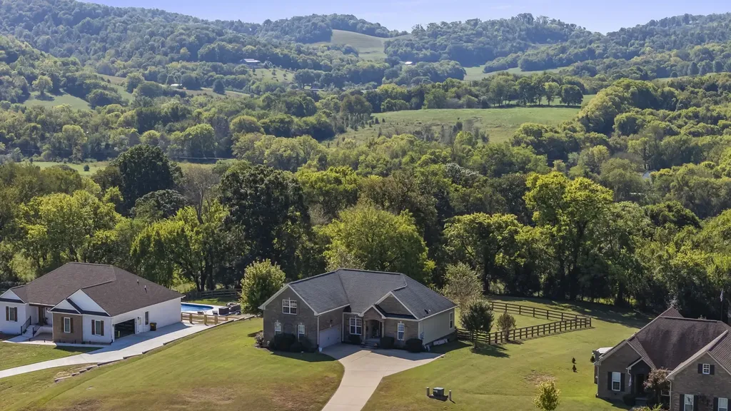 1851 Lochlann Drive Culleoka TN 38451