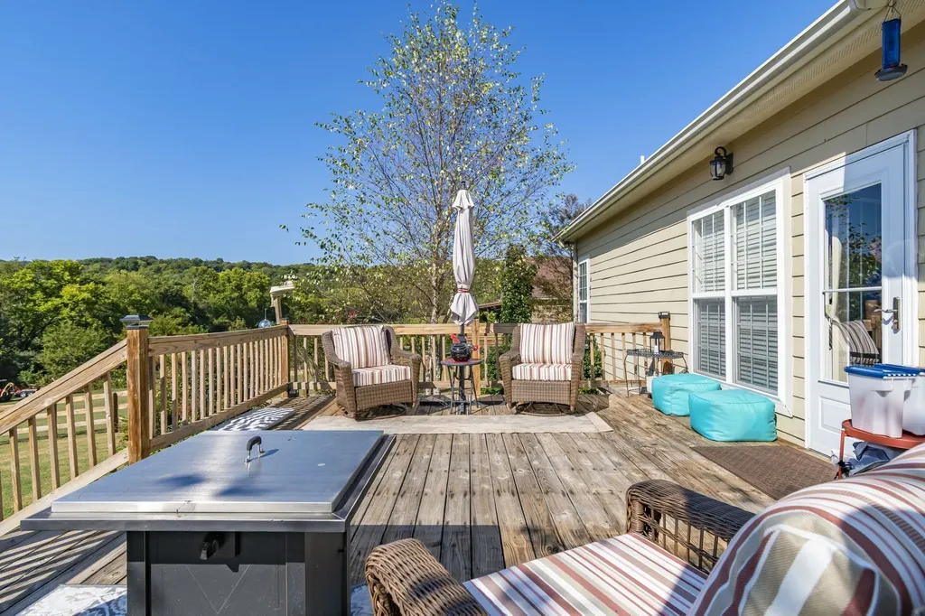 1851 Lochlann Drive Culleoka TN 38451