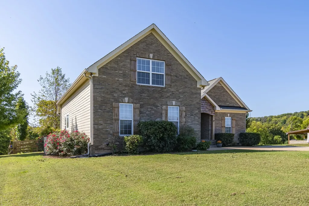 1851 Lochlann Drive Culleoka TN 38451