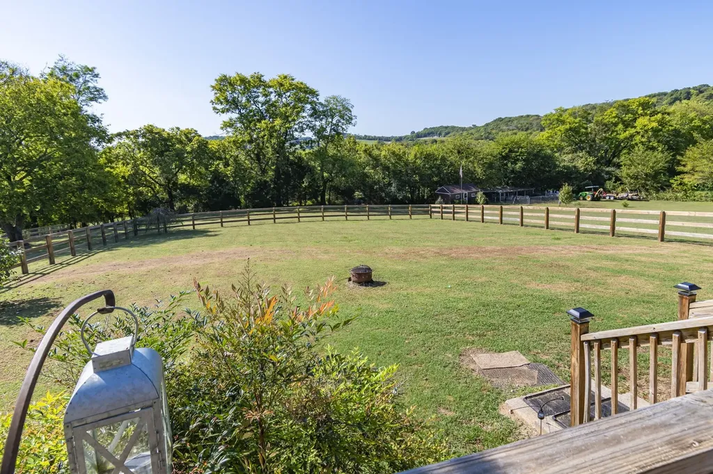 1851 Lochlann Drive Culleoka TN 38451