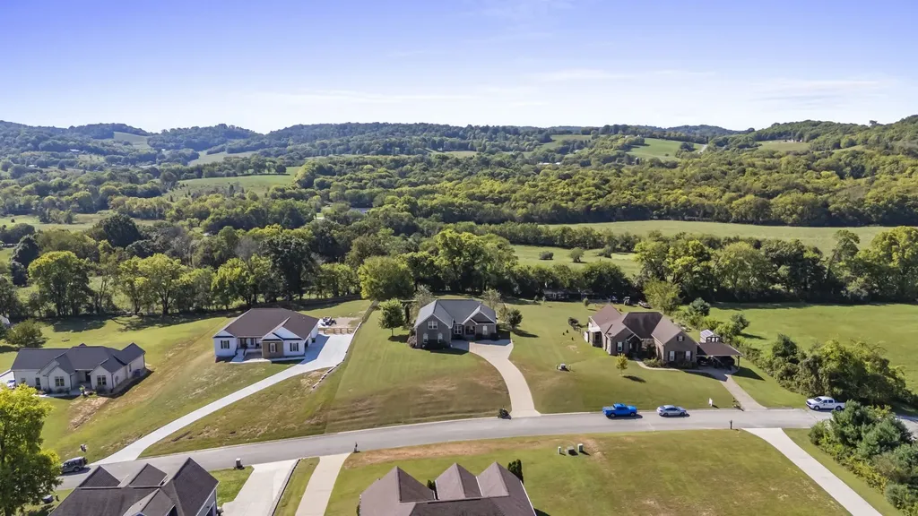1851 Lochlann Drive Culleoka TN 38451