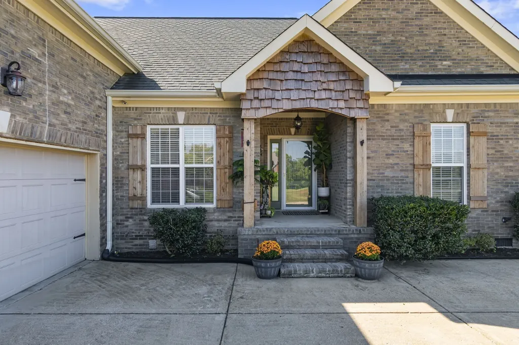 1851 Lochlann Drive Culleoka TN 38451