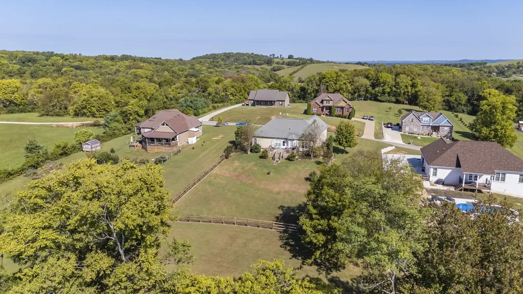1851 Lochlann Drive Culleoka TN 38451